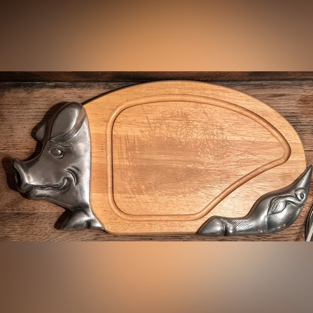 Pig Shaped Wooden Cutting Board Charcuterie Metal Farmhouse Kitchen Decor - Picture 5 of 16